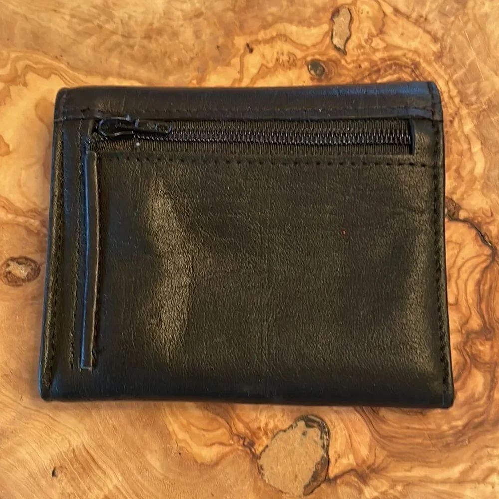 NEW. Buxton Small Leather Wallet - Picture 2 of 8
